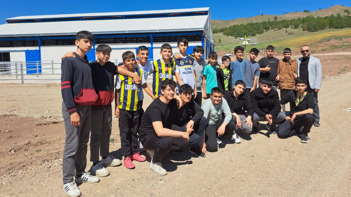 Atatürk Ortaokulu öğrencileri ve öğretmenleri okulumuza ziyaret ettiler.